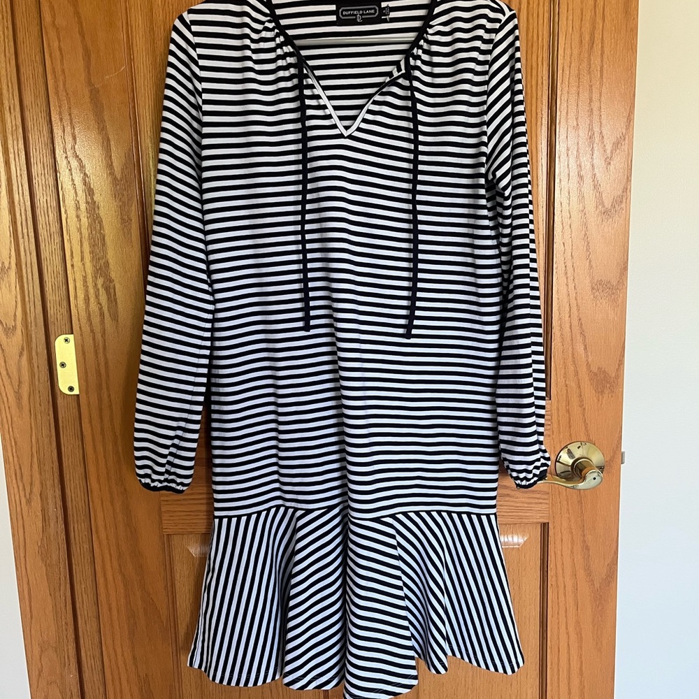 LIKE NEW Women’s Navy Blue and White Striped Dress